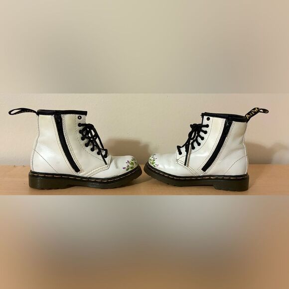 Toddler Dr. Marten White Patent Leather Boots with Hand Painted Flowers US 9 - Picture 4 of 9